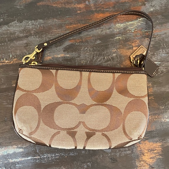 Coach clutch purse/mini purse. Tan - Picture 2 of 8